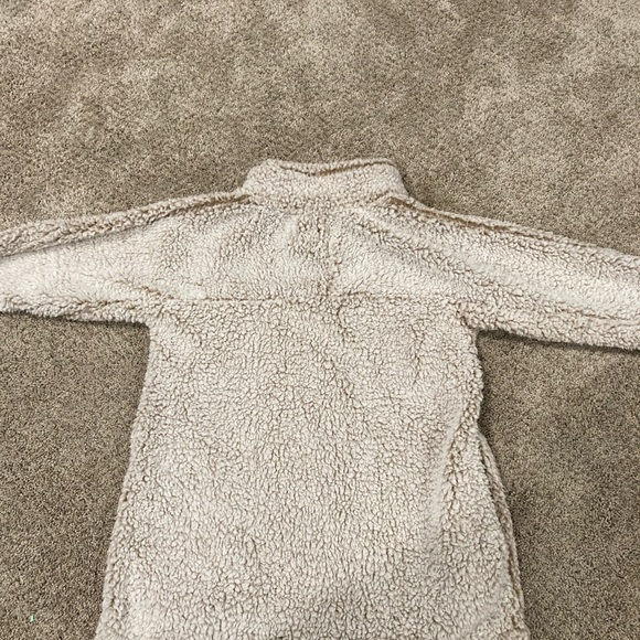 Soft winter teddy half zip jacket. Brand new. Size small - Picture 2 of 2